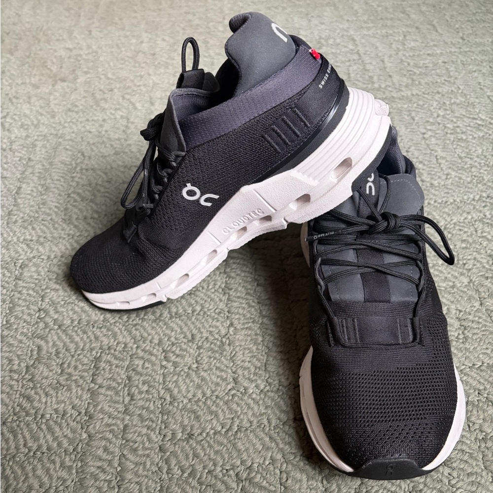 OC NWOT Cloud Nova Women Black & White Sz 9 running sneaker